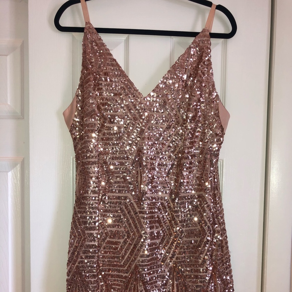 All sequence gold party dress.